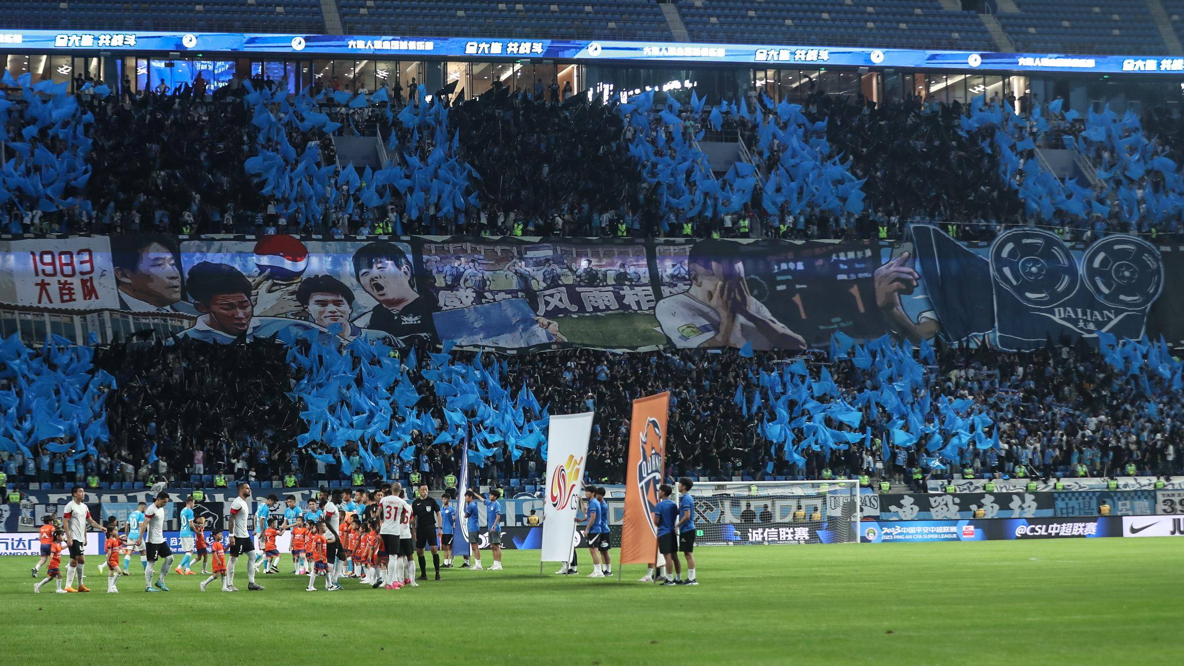 球迷狂欢:主场氛围引爆全场的精彩瞬间的简单介绍 球迷狂欢:主场氛围引爆全场的精彩瞬间的简单介绍