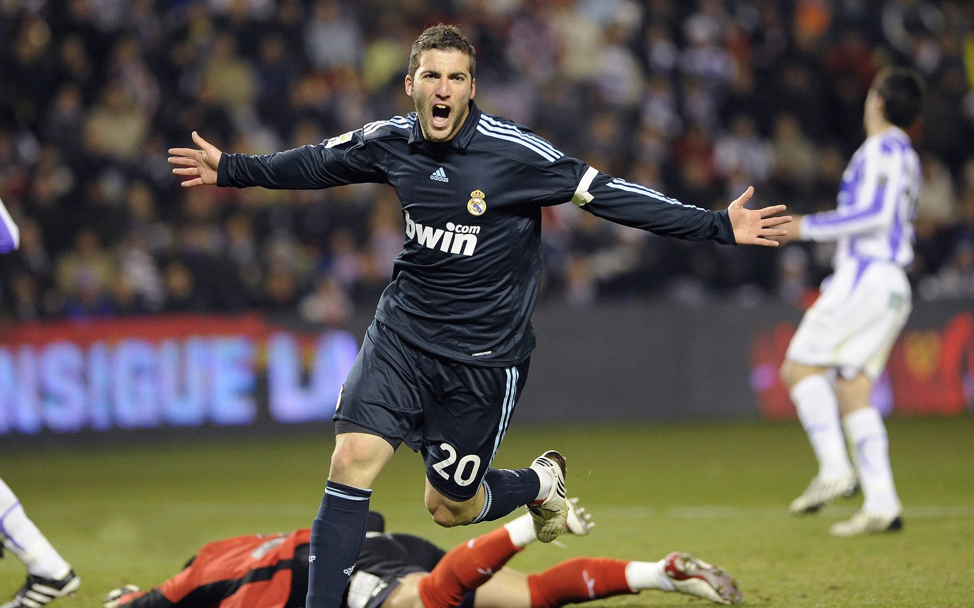 世界赛场:非洲代表的“黑马”奇迹